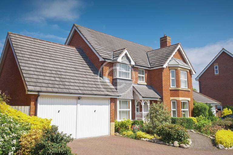 How to protect roof from natural disasters